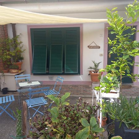 "La Casita", 2 Floors Apartment, Private Parking 1 Car Or 2 Bikes, Air-Cond And Terrace 리보르노 외부 사진