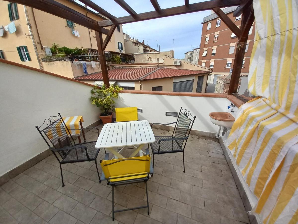 "La Casita", 2 Floors Apartment, Private Parking 1 Car Or 2 Bikes, Air-Cond And Terrace 리보르노 외부 사진